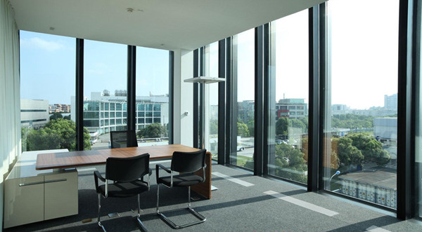 碧江辦公家具為羅氏制藥領(lǐng)導(dǎo)辦公室配置的辦公家具