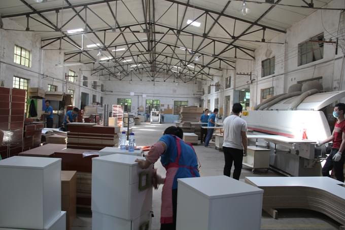 碧江工廠膠板二部生產(chǎn)現(xiàn)場(chǎng)一角